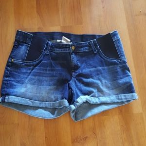 Maternity shorts